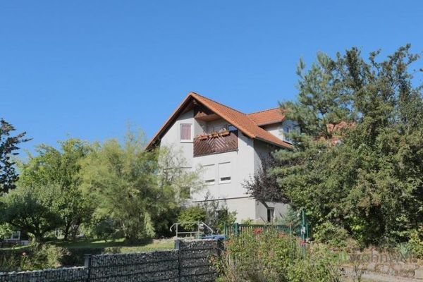 (EF0526_M) Dresden: Coschütz/Gittersee, balkonlu küçük, çok rahat daire, bahçeli küçük bir konut binasında