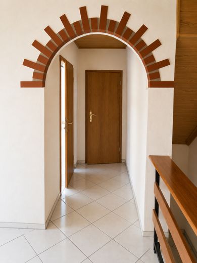 Einfamilienhaus in ruhiger Wohnlage ca.115m2 in MD-Rothensee mit
großen Grundstück zu verkaufen. – Flur