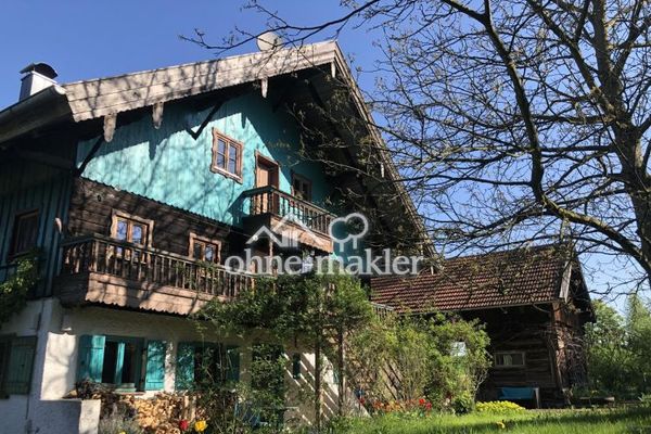 Modernisiertes Bauernhaus mit vielen Möglichkeiten in großem Grundstück
