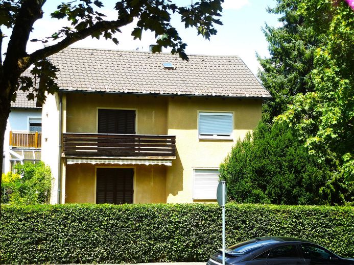 Gepflegtes Einfamilienhaus mit großem Garten – Foto 3