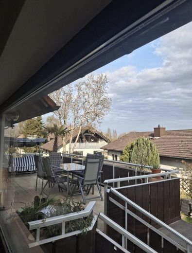 Gepflegte Doppelhaushälfte mit Einliegerwohnung in ruhiger Ortsrandlage von Ulm-Mähringen – Blick auf Terrasse