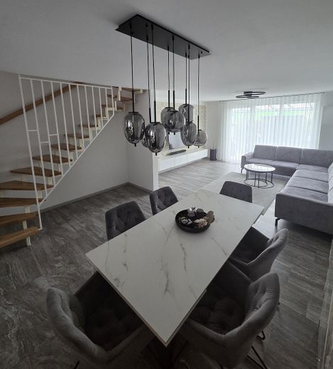 Casa a schiera centrale ben tenuta in posizione adatta alle famiglie a Laudenbach – Essbereich 1