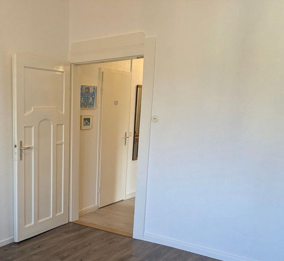 Charmant chez-soi ou investissement : emplacement central, sans commission – Schlafzimmertür 