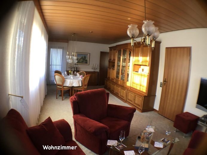 Twee-gezinswoning in een rustige woonomgeving – Wohnzimmer OG
