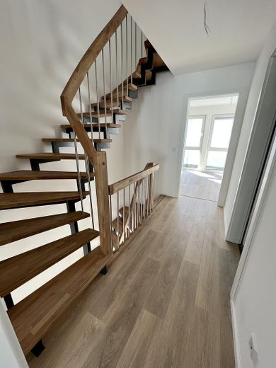 KfW-55 Neubau Doppelhäuser mit 4 Schlafzimmern in TOP Lage – Flur 1.OG