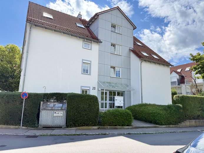 Un chez-soi ensoleillé avec balcon exposé sud - Appartement de 2 pièces à occuper soi-même - Sans commission – Frontansicht