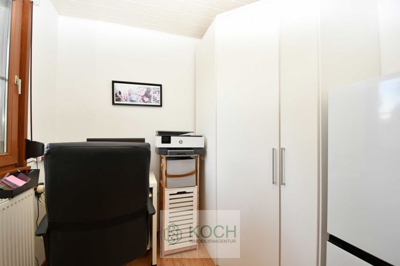 Wohn-/ Ferienhaus in absolut ruhiger Lage – Büro