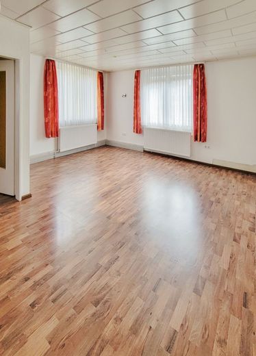 Rarität! Familienhaus in Mz-Finthen! Viel Charme &amp; Platz für eigene Ideen! Innenhof, Anbau,Scheune.. – Zimmer 5. OG