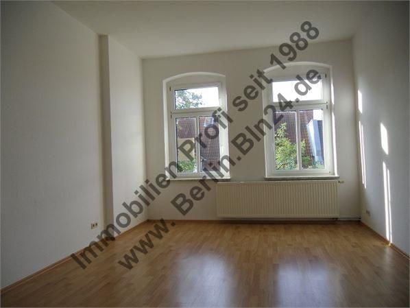 Halle - 3er WG tauglich - Bruttomiete - Wohnung Miete – Wohnzimmer