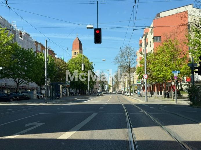 Appartamento al piano terra con 3 locali a Pfersee, con posto auto sotterraneo e posto auto esterno, nonché terrazza nel centro di Augusta – Foto 1