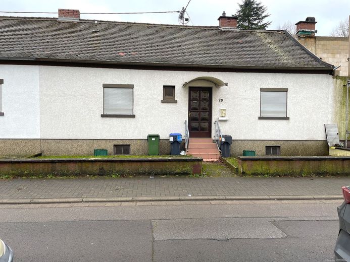 Kleines aber feines Einfamilienhaus in Saarbrücken/Brebach – Hausfront