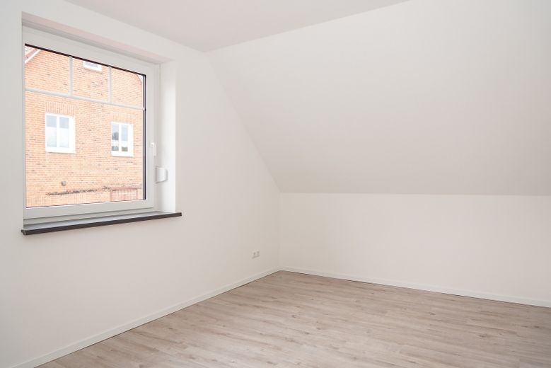 Neubau Erstbezug -  energieeffiziente Mittelwohnung im Reihenhaus für Familien zu vermieten – Zimmer OG (Baugleich)