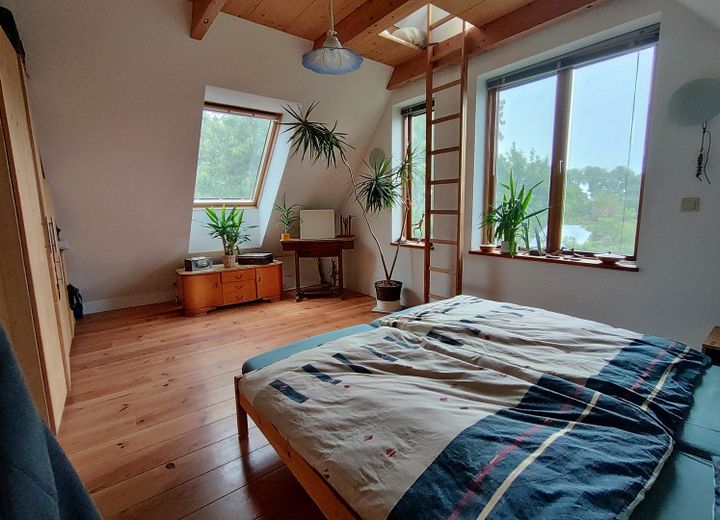 Ökologisch nachhaltiges Niedrigenergiehaus - gesund wohnen mit Lehm – Schlafzimmer