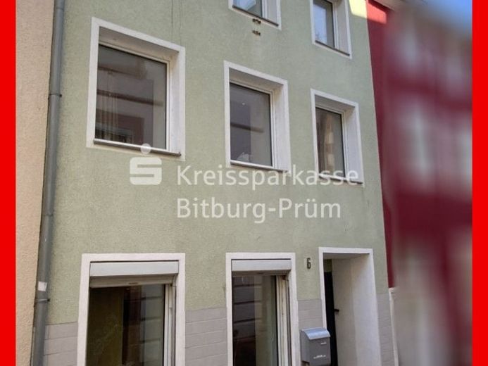Bezugsfertiges Einfamilienhaus mit Garage – फोटो 1