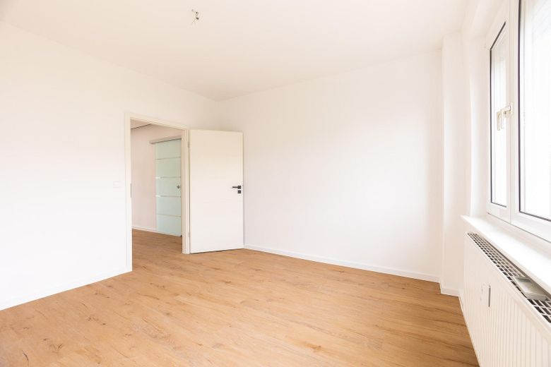 **Frisch Saniert, Einbauküche,Balkon, 5 Minuten zu Fuß am See – Foto 3