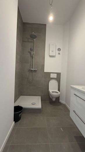 Erstbezug nach Kernsanierung - Perfekt für 2er WG oder Paare – Badezimmer