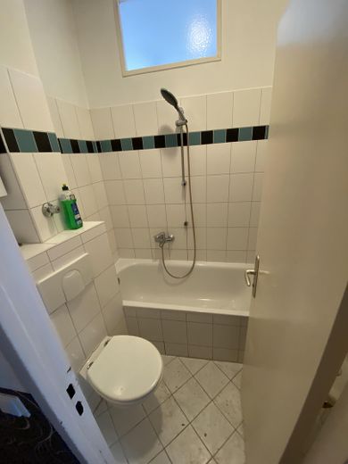 Badezimmer (aktueller Zustand)