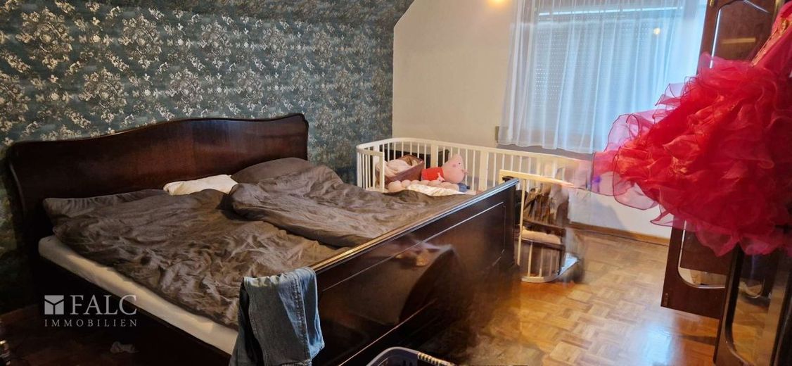 *Provisionsfrei* Schmuckstück im Historischen Ortskern - Falc Immobilien Siegen – Schlafzimmer