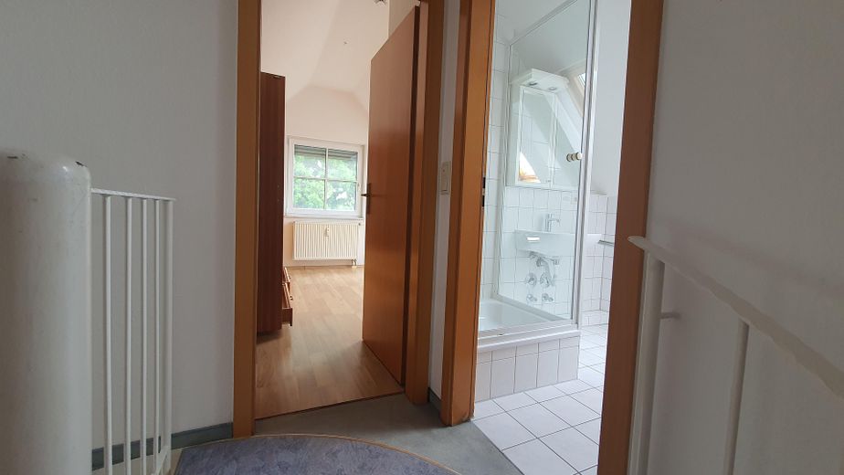 Helle 2 1/2-Zi.-Maisonette Whg. inkl. TG-Platz und zweitem Abstellraum in Kirchberg – फोटो 3
