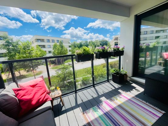 München-Aubing: Neuwertige familienfreundliche 4-Zimmer-Wohnung mit Blick ins Grüne / S-Bahn-Nähe – Loggia Südost-Ausrichtung