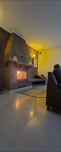 Helle Feinsteinzeugfliesen