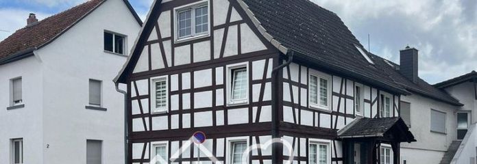 Житловий будинок із великою кількістю простору в оренду в Брухкебелі
