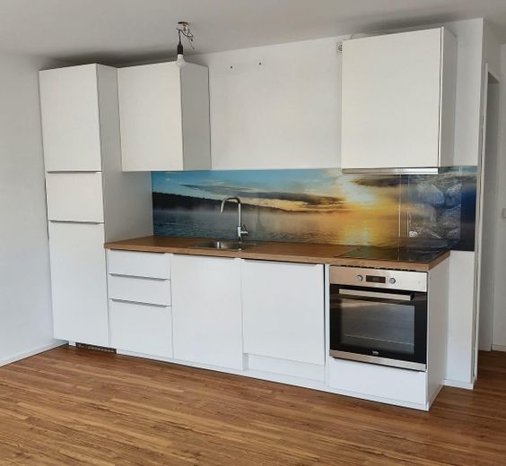 1 and/or 2-room commercial units with large terrace (new build 2022, A+, no gas, no oil) – Küchenzeile (1-Zimmer-Einheit)