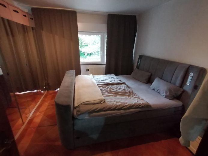 Трёхкомнатная квартира мечты в Кёльне-Цюндорфе | 67 м² | лоджия | без маклера – Schlafzimmer