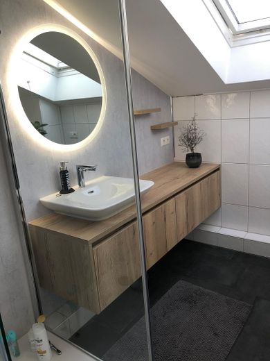 Emménager plutôt que rénover – maison jumelée de haute qualité avec jardin – Badezimmer 2, 2. OG