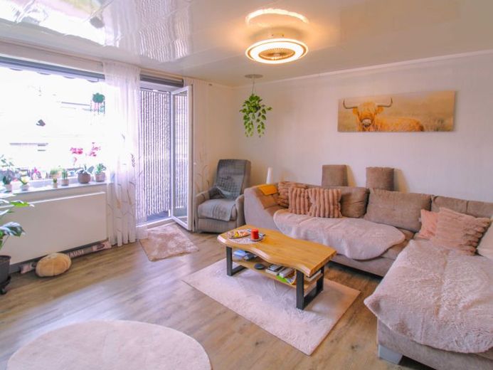 Helle 3-Zimmer-Wohnung mit Balkon: Flexibel für Eigenbedarf oder als Kapitalanlage – Foto 1