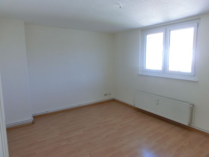Schöne & helle 2-Zimmer-Wohnung mit Einbauküche - ab sofort verfügbar – Schlafzimmer