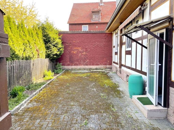 ++ EIN- ZWEIFAMILIENHAUS MIT GROSSEM POTENTIAL!! ++ MEHRGENERATIONEN WOHNEN MÖGLICH! – HINTER DEM HAUS