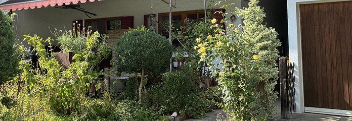 Gepflegtes Reiheneckhaus in ruhiger Lage – Ansicht vom Gehweg