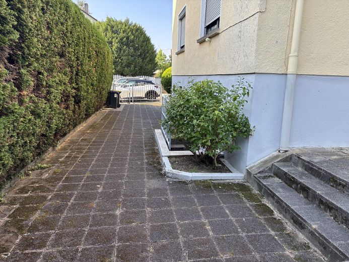 Spielhof & Zugang Waschkeller