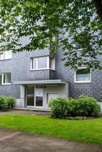 Wohlfühlen ohne Barrieren – komfortable Wohnung in attraktiver Wohnanlage – Vorderansicht