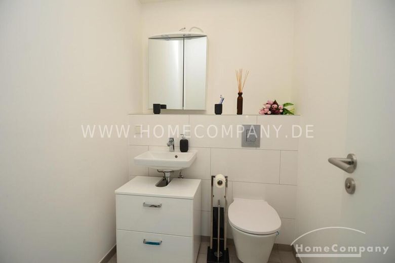 Exklusive, voll möblierte 4-Zimmer-Neubauwohnung mit Terrasse und Golfplatzblick in Berlin-Kladow – 4ce1cf86fdda7caf6aca2ccd556626c5471051c1.jpg