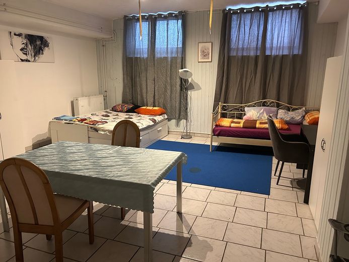 VIVIENDA DE 3 HABITACIONES CON COCINA, BAÑO Y PASILLO CERCA DEL AEROPUERTO DE HAHN – Foto 14