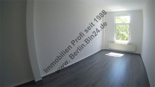 Mietwohnung günstiges Dachgeschoß -- 2er WG - ZweitBezug SüdBalkon – G0030147