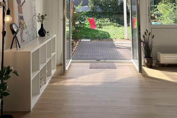 -Senza commissioni- senza pensieri e subito pronto per essere abitato: casa a schiera con giardino e garage privato