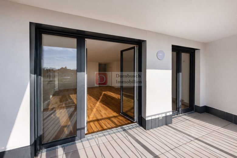 Top!! Vermietete Neubau-5-Zimmer-Wohnung – Balkonansicht