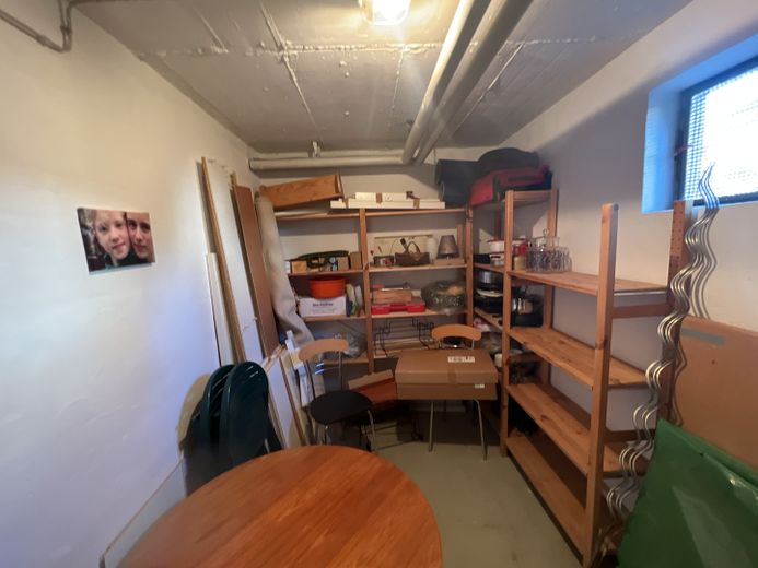 2,5 Zi-Wohnung Hochparterre mit Nord und Süd Balkon in ruhiger Lage, Tiefgarage, geringe Nebenkosten – eigener Kellerraum