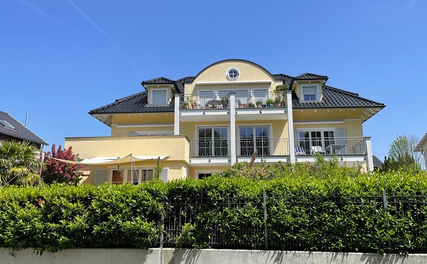 Exklusive 3,5 Zimmer Luxuswohnung mit direktem Bodenseeblick in Nonnenhorn – Photo 1
