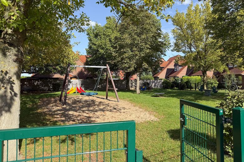 एनेमोनेनवेग में परिवार-अनुकूल कतारबद्ध मकान – Spielplatz