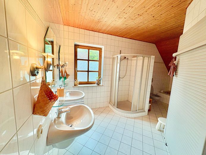 Abitare e progetto del cuore💛 sotto lo stesso tetto - Senza provvigione – Badezimmer OG