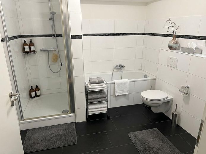 Penthouse-Maisonette der Extraklasse: Wohnen über zwei Ebenen mit 2 Balkonen und Aufzug – Foto 12