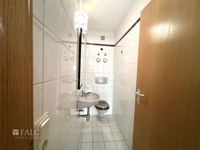 Die Ruhe genießen und doch nicht weit zum Stadtzentrum – Gästetoilette