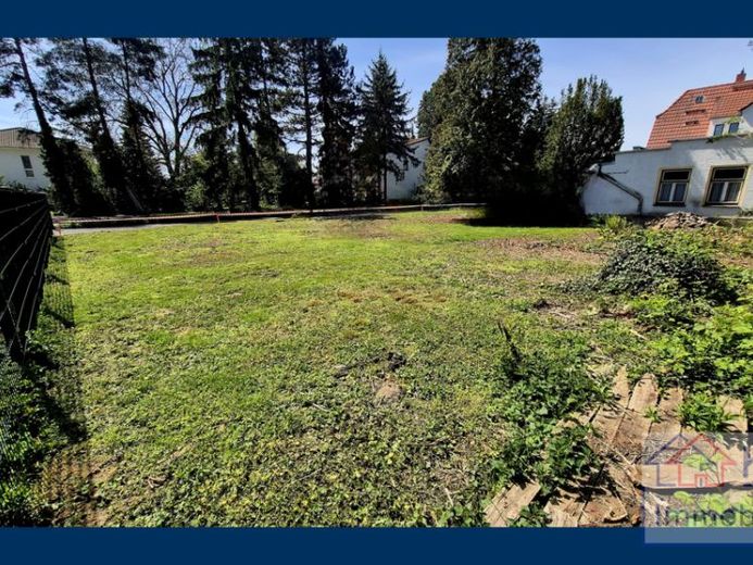 Garantierte Privatsphäre: Sicheres Hintergrundstück mit eigener Zufahrt & Bauvorbescheid – Foto 1