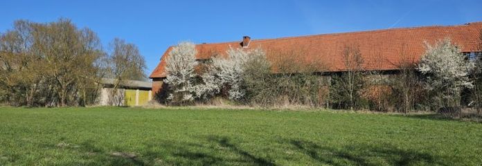 Traumgrundstück mit sanierungsbedürftigem Bauernhof – jetzt zugreifen!