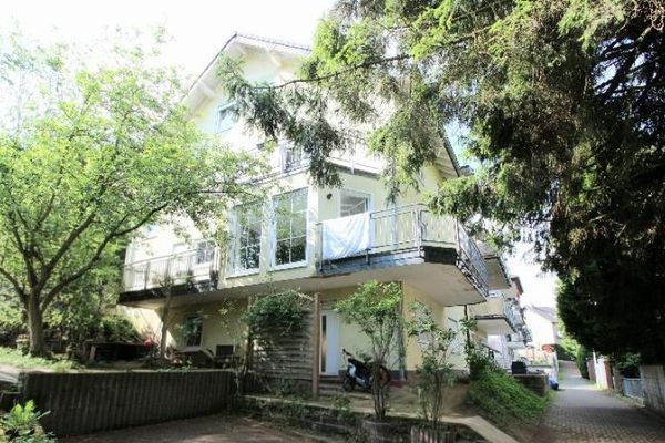 Immeuble résidentiel de 4 logements 318 m² 3 balcons Terrasse Débarras 2 places de parking Bad Godesberg