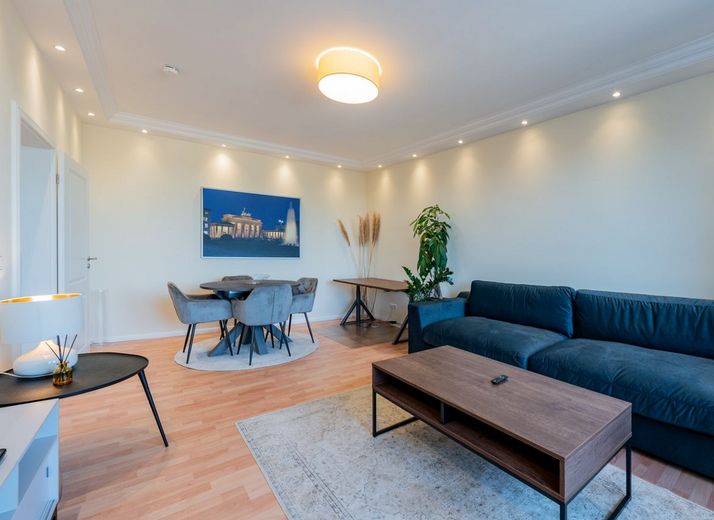 Appartamento completamente ristrutturato al 7° piano con balcone e vista panoramica – libero e senza provvigione – 3